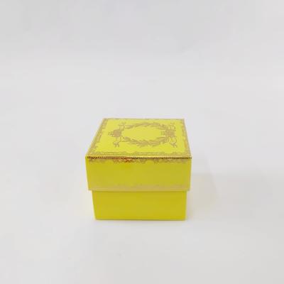 8x8x6 Altın Yaldızlı Sarı Kutu